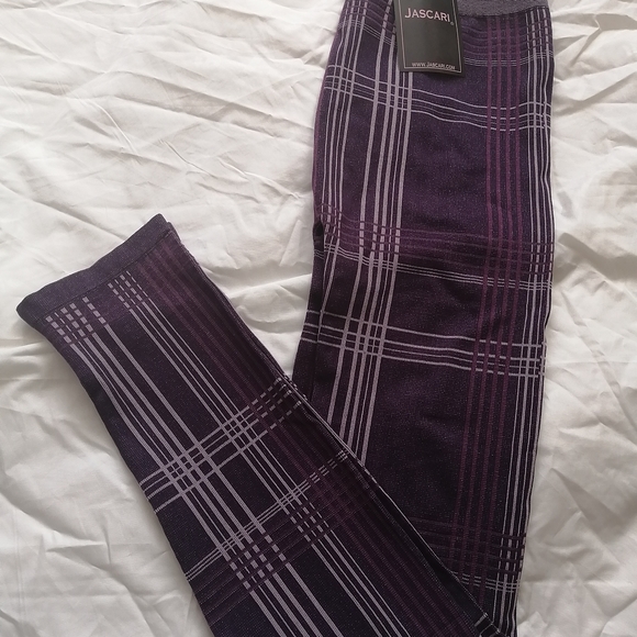 2/$15 NWT Purple grid free size leggings - Picture 1 of 3